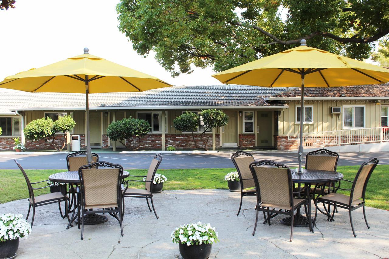 Country Inn Motel Palo Alto Eksteriør bilde