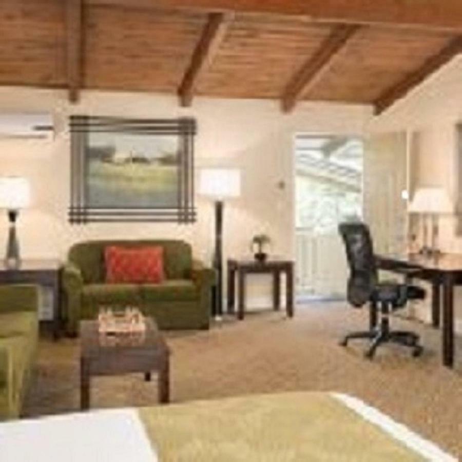 Country Inn Motel Palo Alto Eksteriør bilde